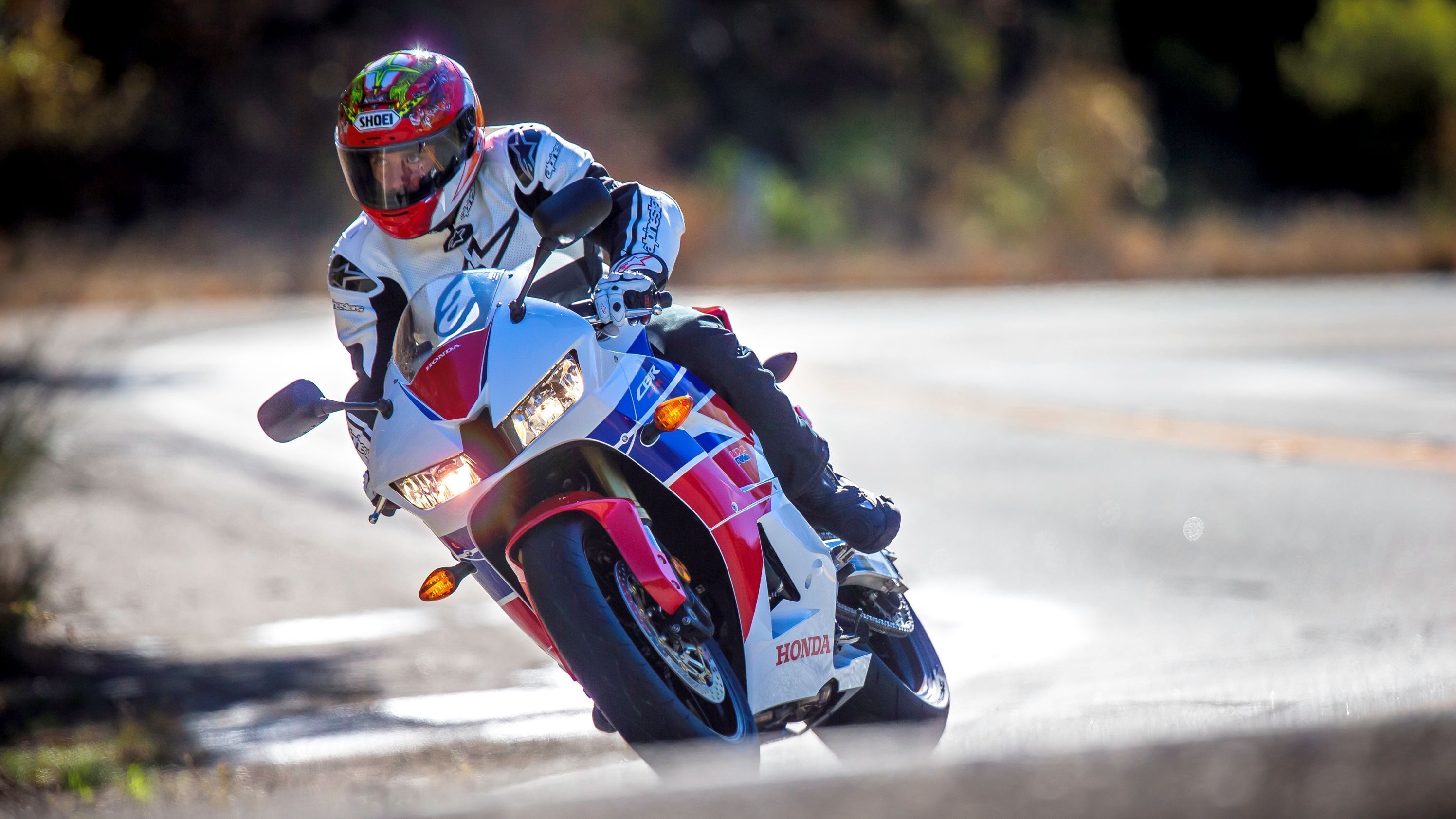 2992x1683 2022 Honda CBR600RR
