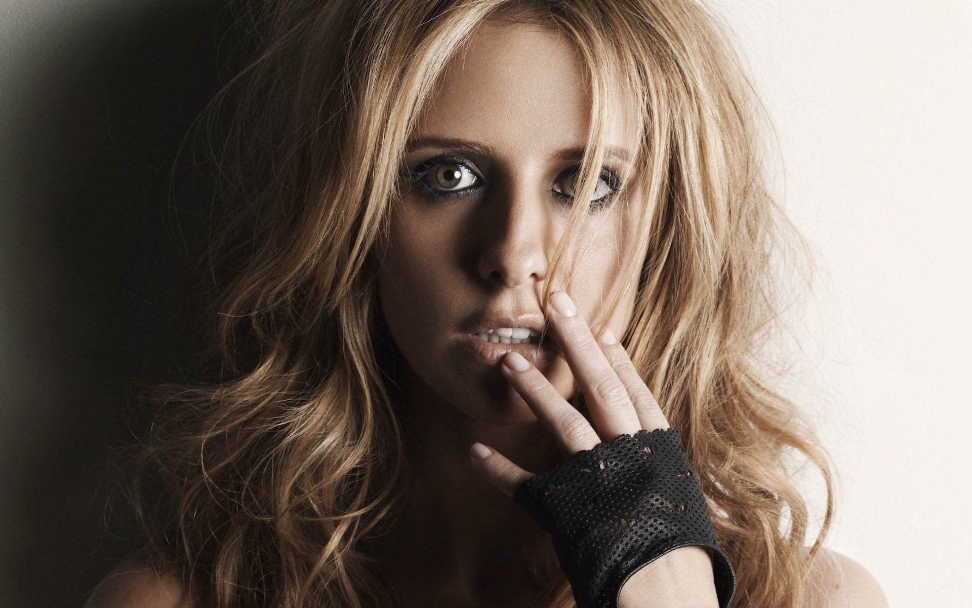 Sarah Michelle Gellar Buffy Wallpaper