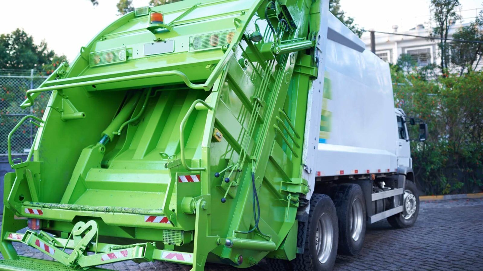 1600x900 Best Garbage Truck Makes and Models