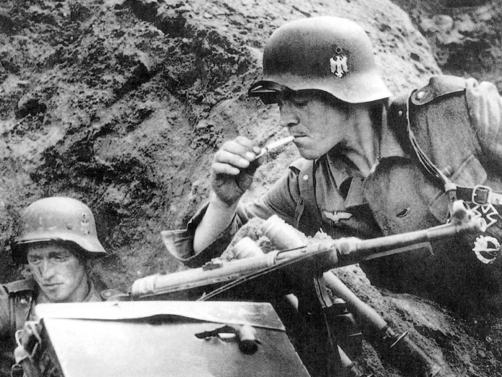 1600x1200 This is how I envision a real soldier.not todays pansies