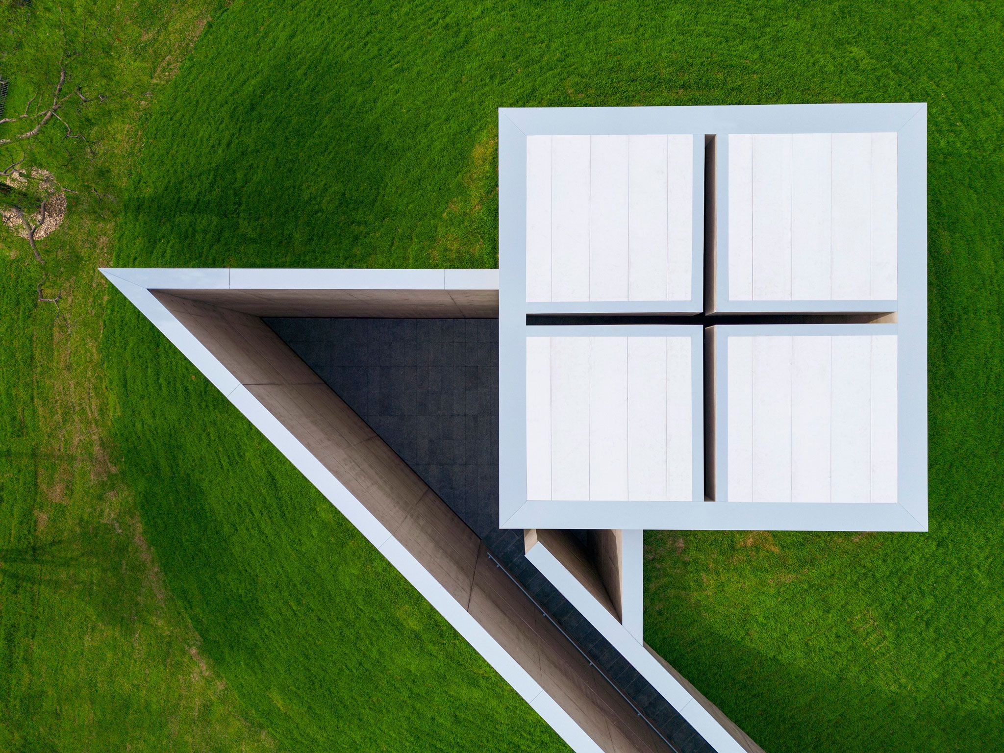 2048x1536 Tadao Ando expands Museum SAN with a