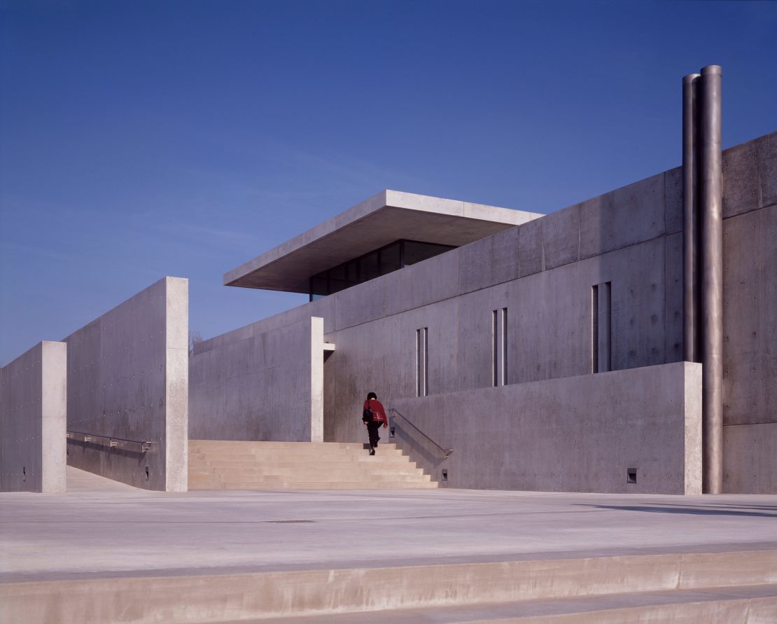 1110x891 Tadao Ando: The Japanese boxer turned