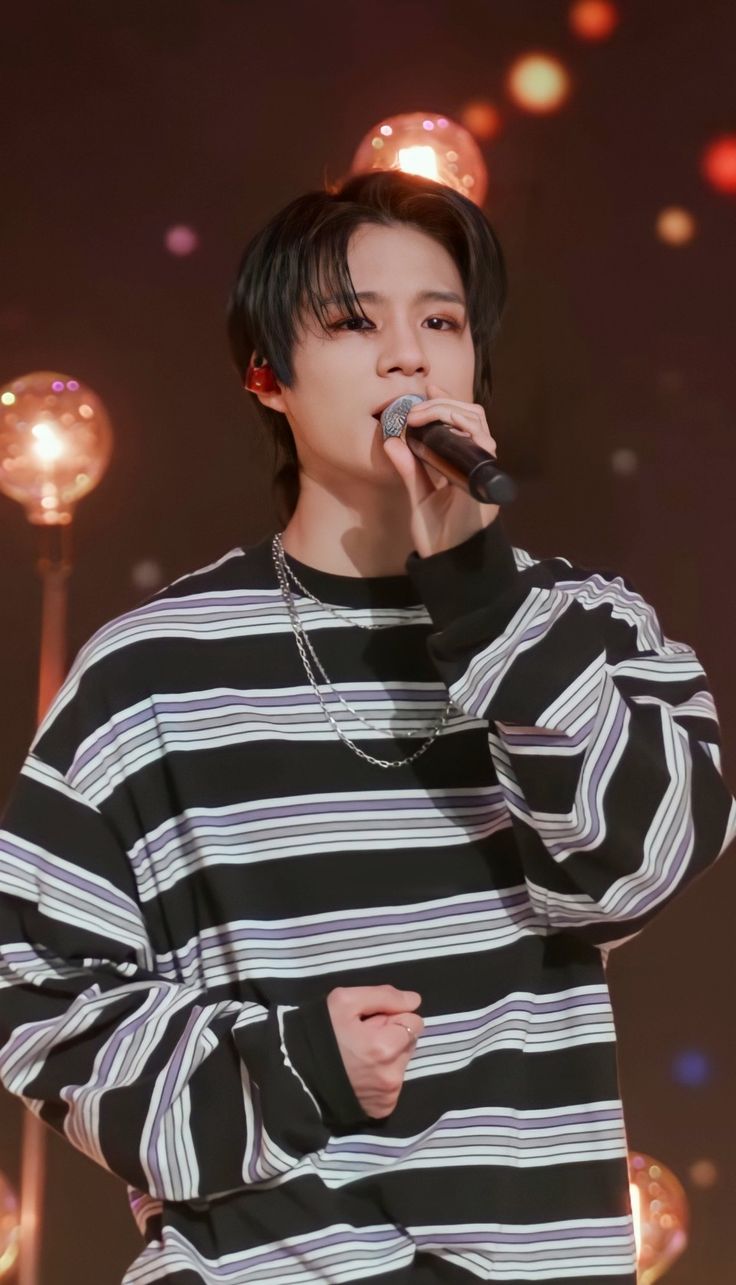 736x1285 JENO Cam 'Rainbow (책갈피)'. NCT