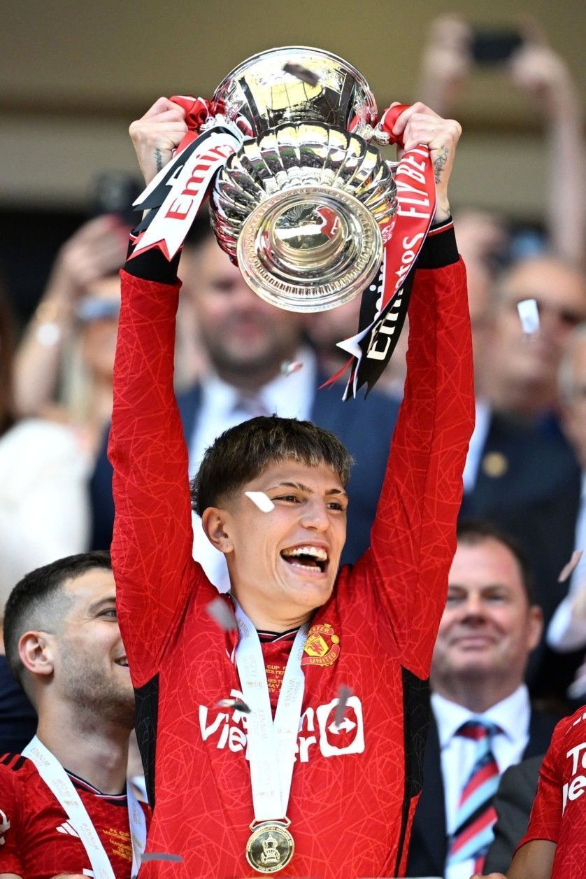 838x1256 Manchester united ideas in 2024