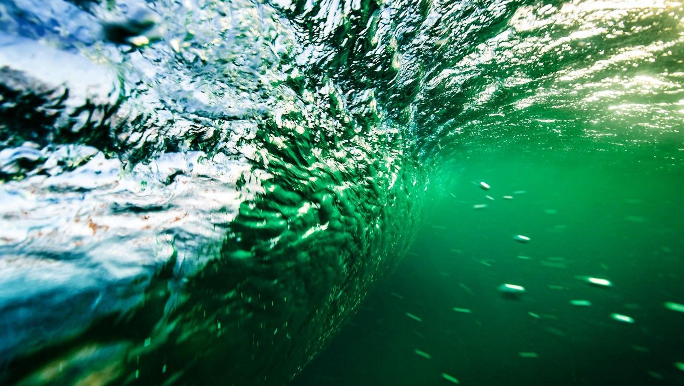 1360x768 Green Ocean Water Wave 3D Photography