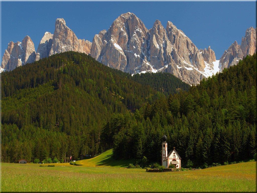 1024x768 Villnöss Valley in South Tyrol