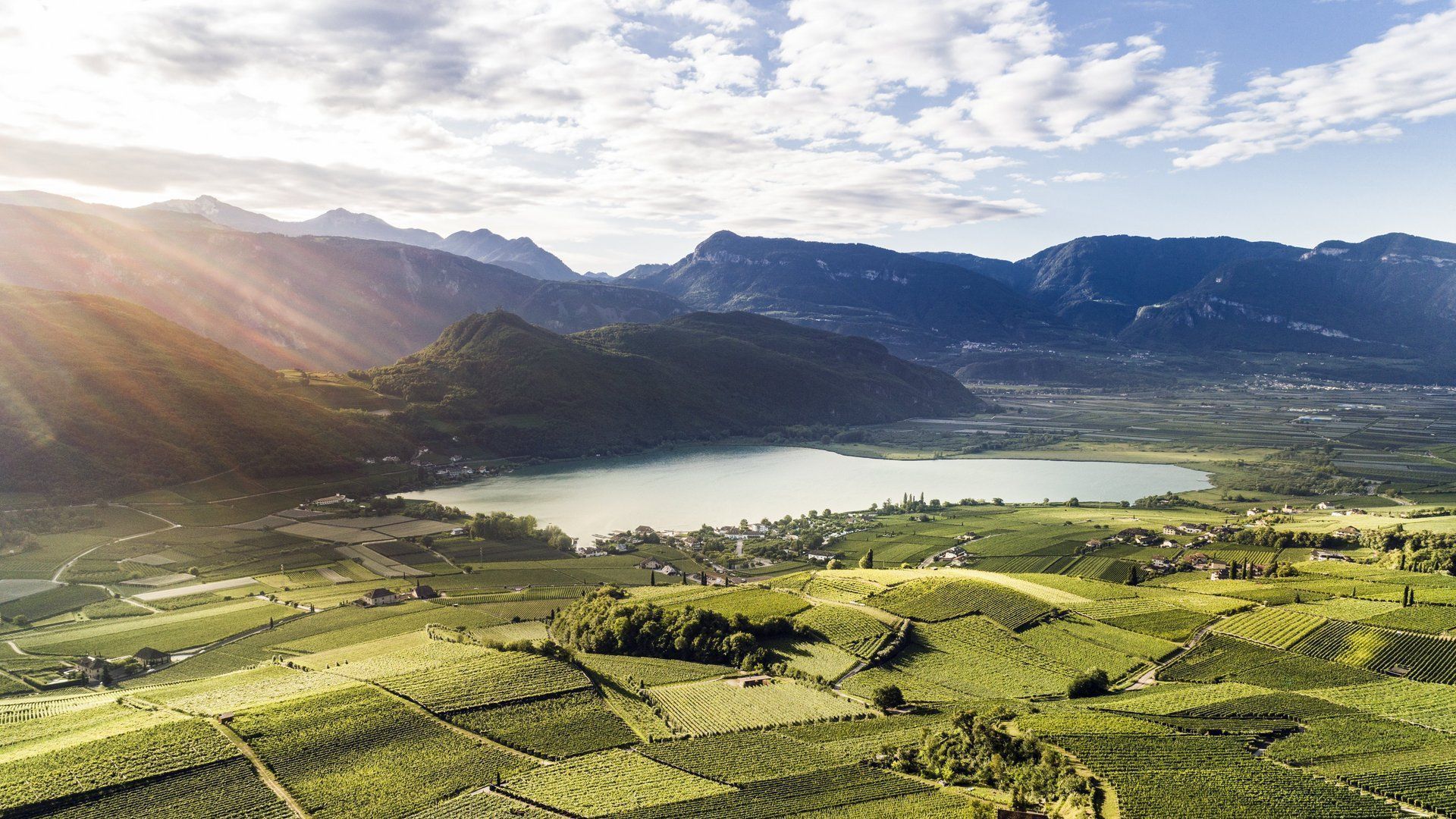 1920x1080 Sights to see around Lake Caldaro, Italy