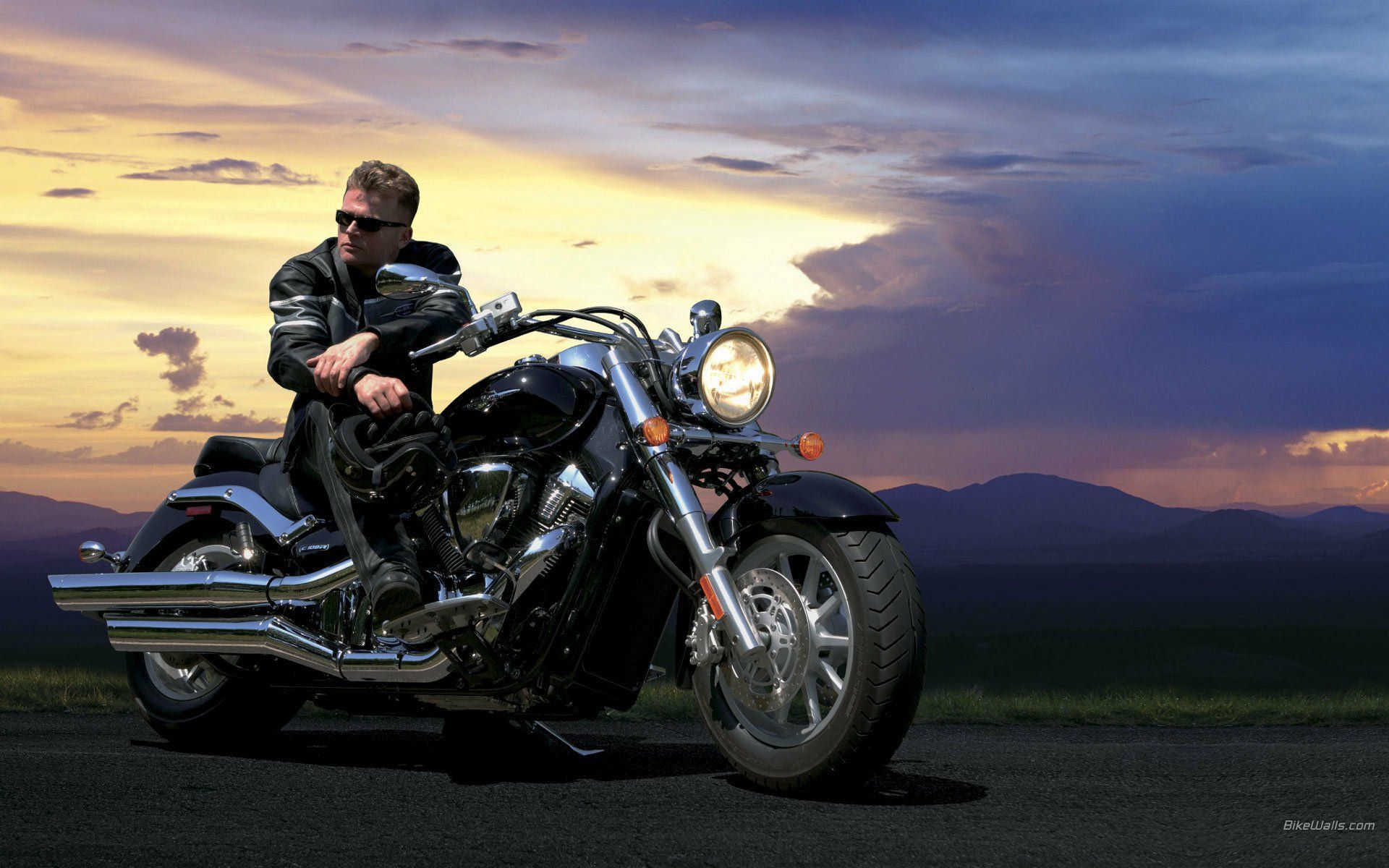 1920x1200 HD Suzuki Intruder Motorcycle