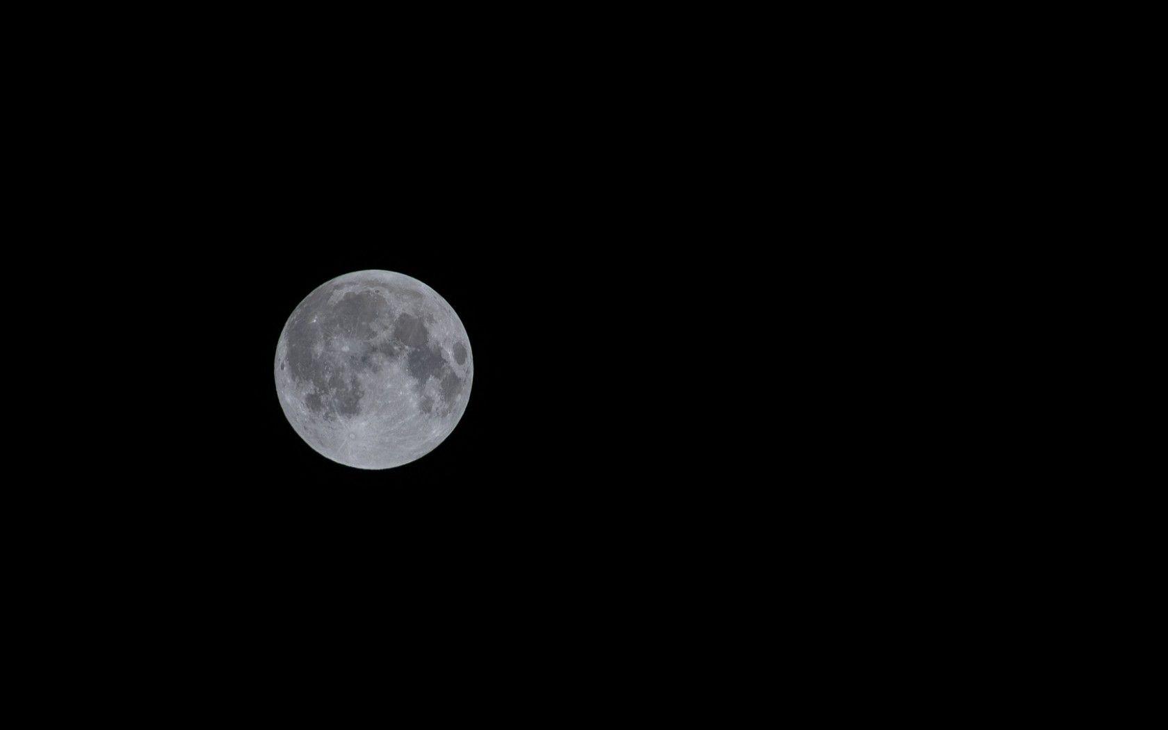 1680x1050 Black & White image of full moon HD Wallpaper 1680x1050