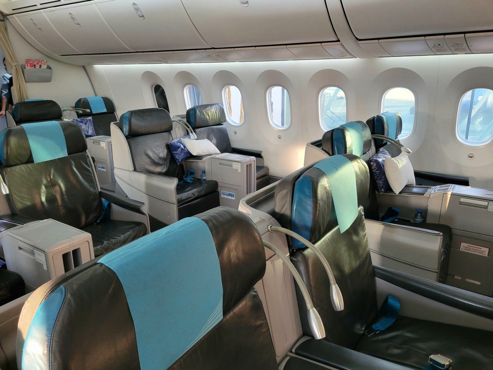 1600x1200 Azerbaijan Airlines Business Class