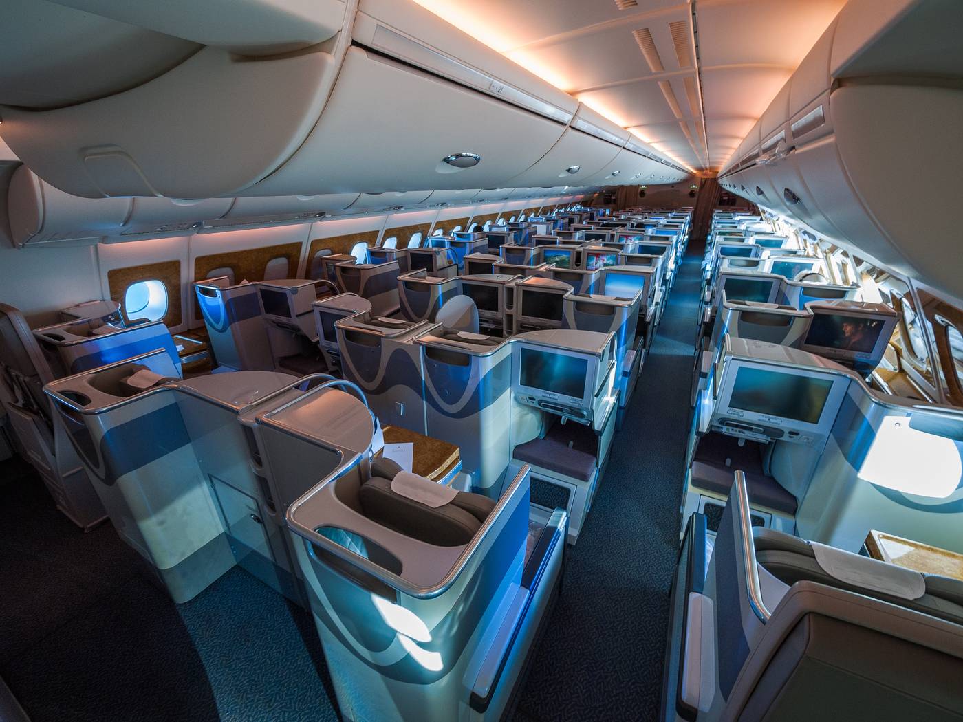 1400x1050 Business Class Seats