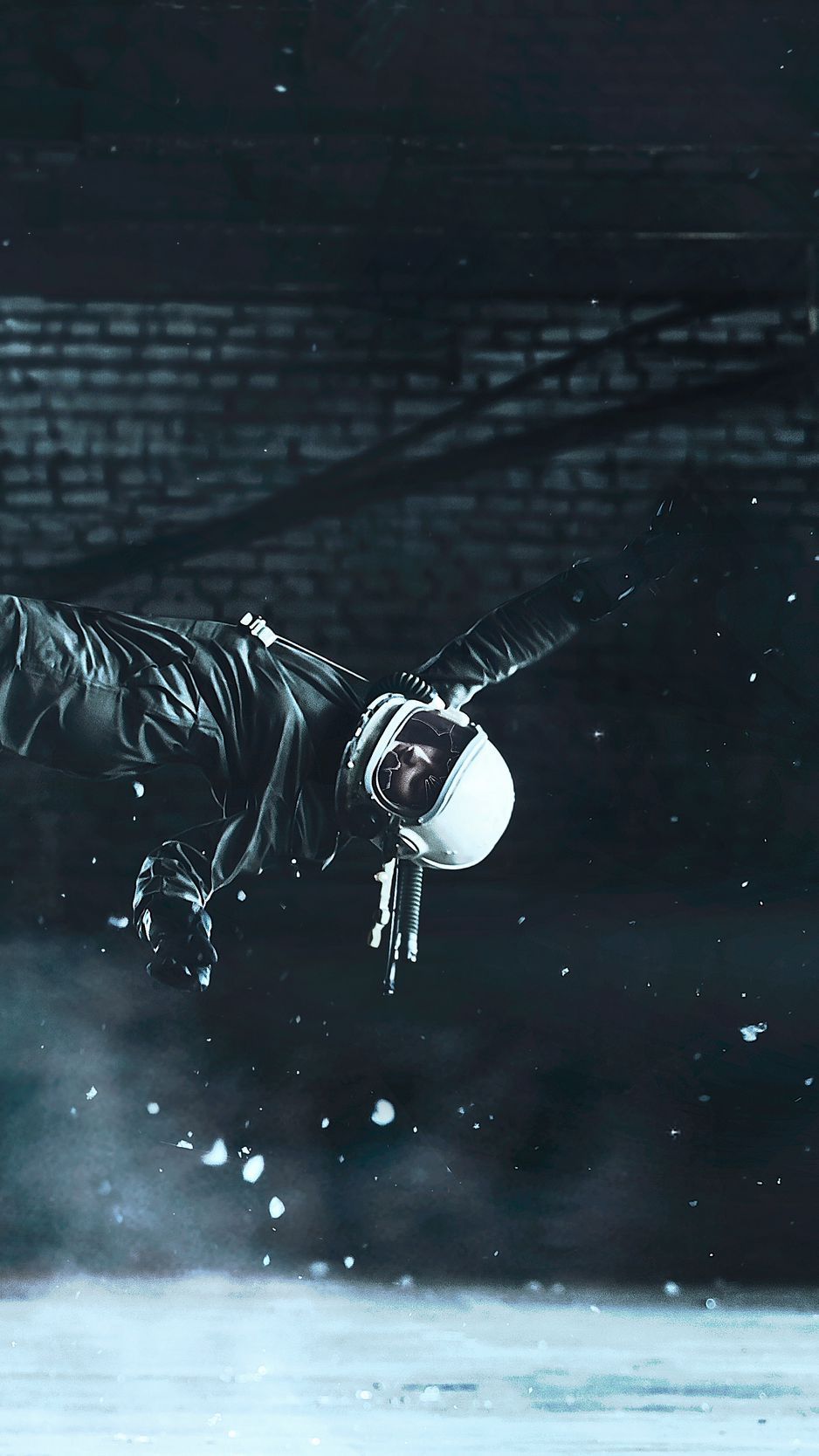 938x1668 Download wallpaper 938x1668 stuntman
