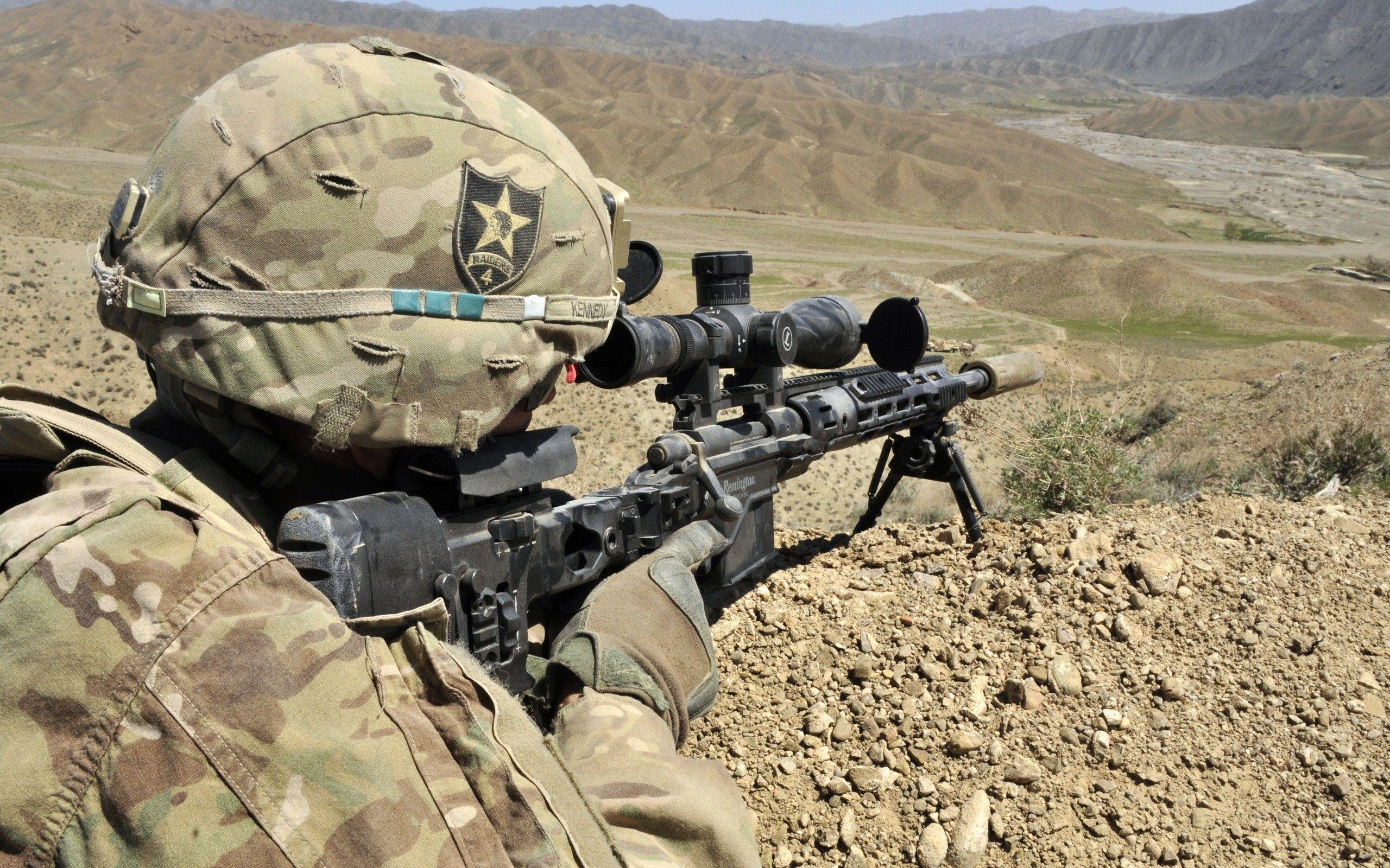 2560x1600 soldiers, military, weapons, Remington, xm2010 wallpaper
