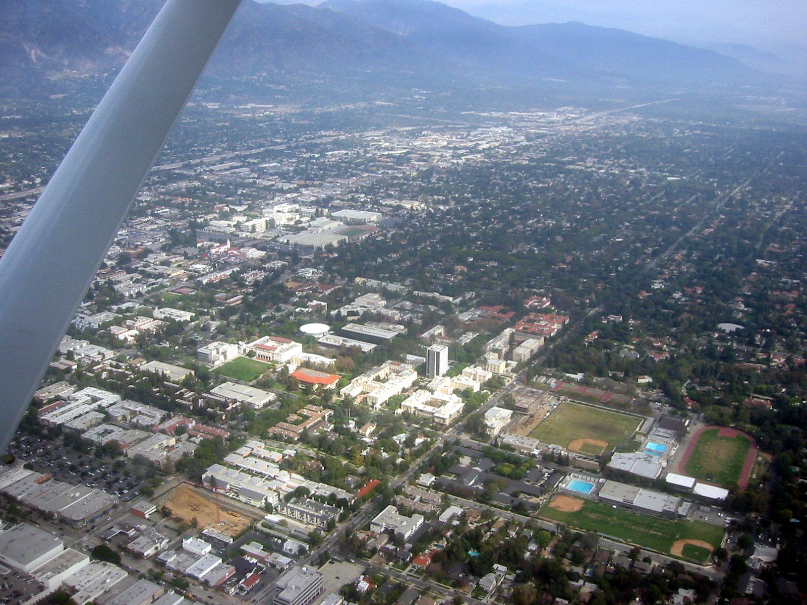 1600x1200 Caltech from the