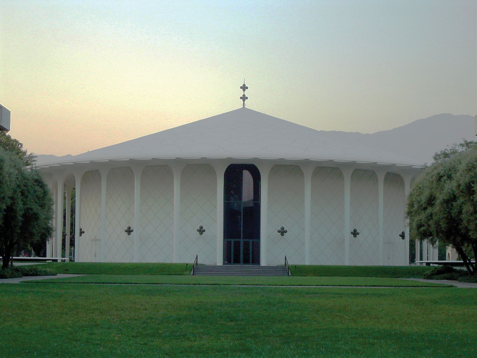 1600x1200 California Institute of Technology