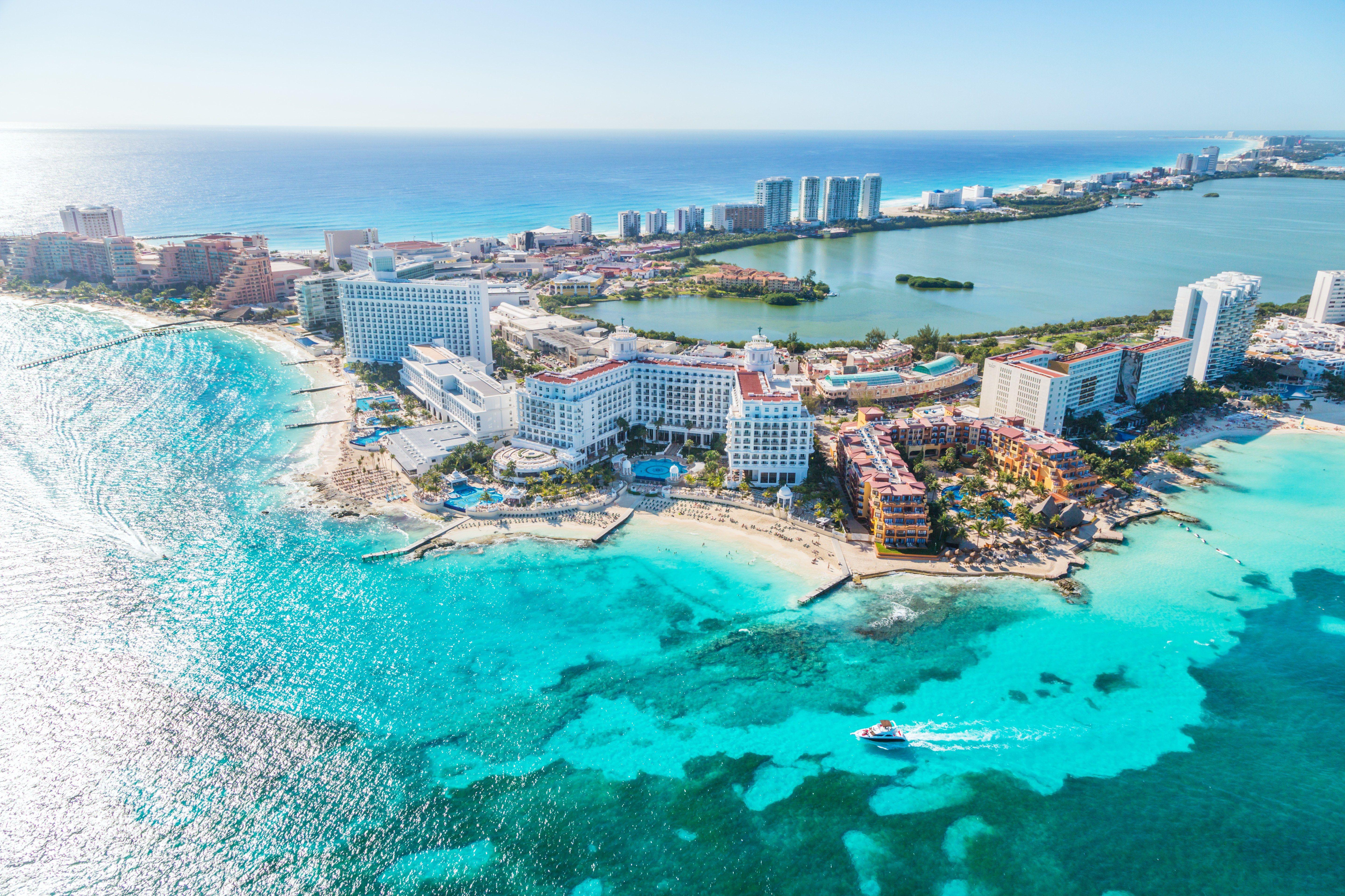 5760x3840 Cancun Wallpaper