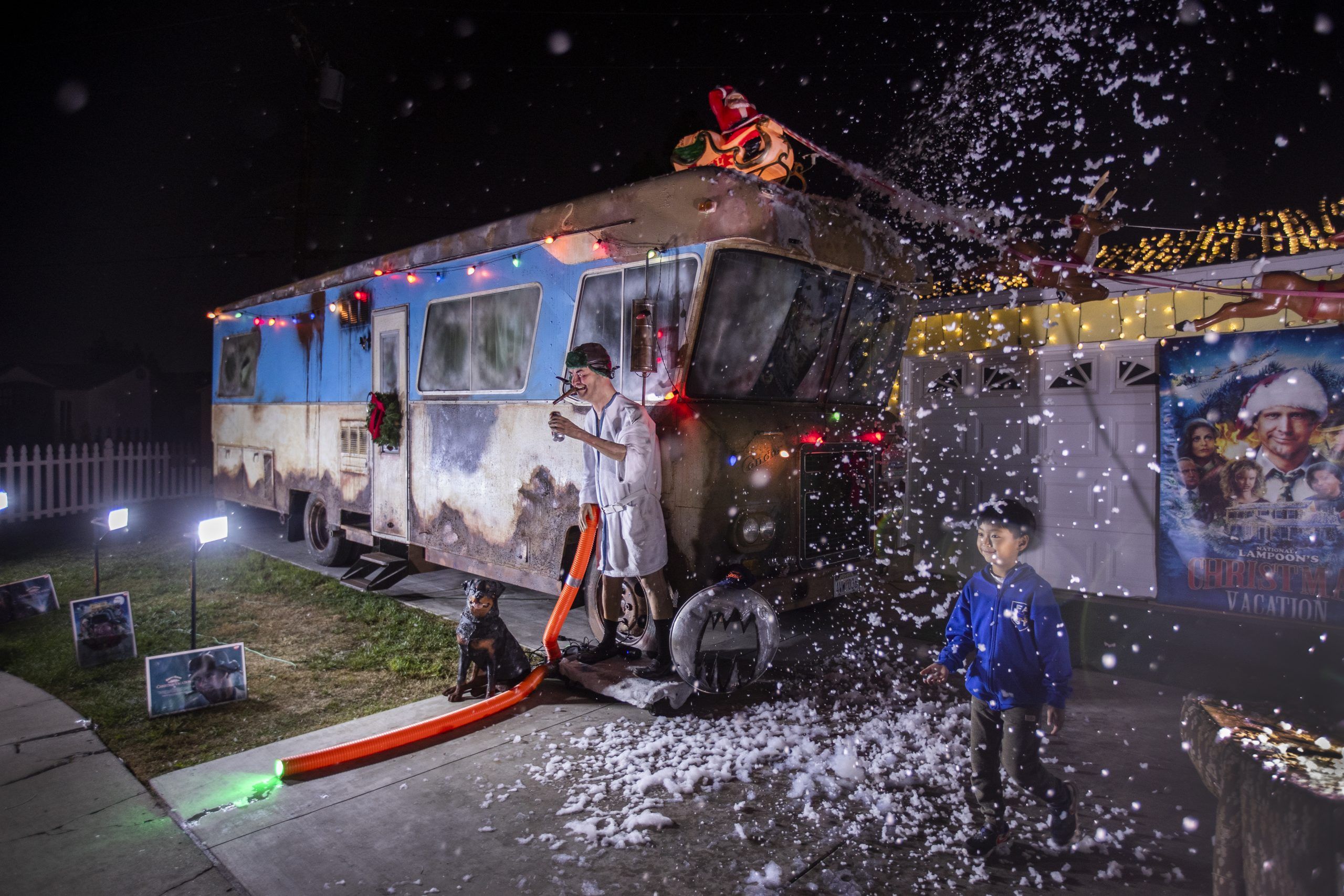 2560x1707 Christmas Vacation' RV Display