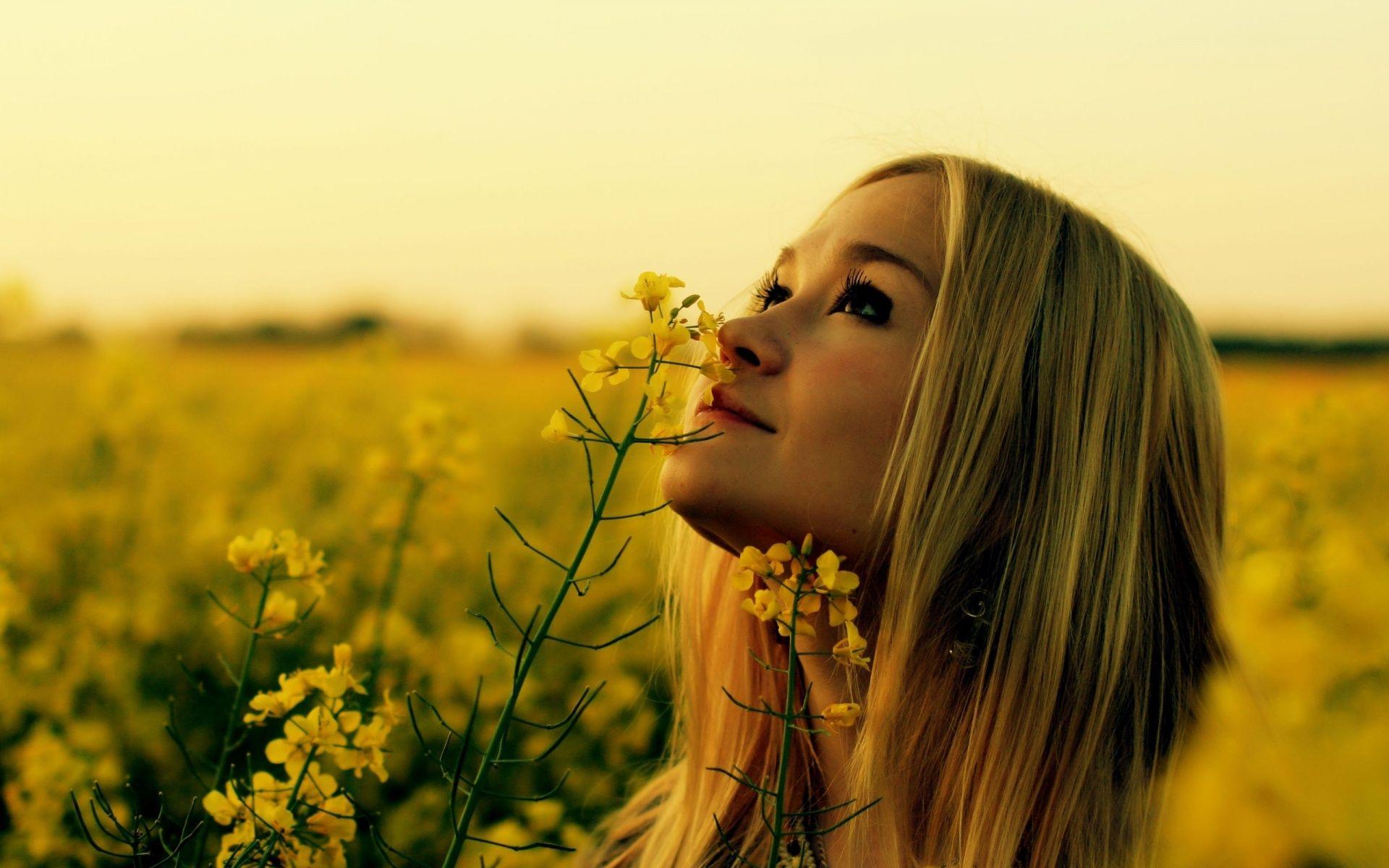 1920x1200 Girl Flowers Wallpaper 44553 1920x1200px