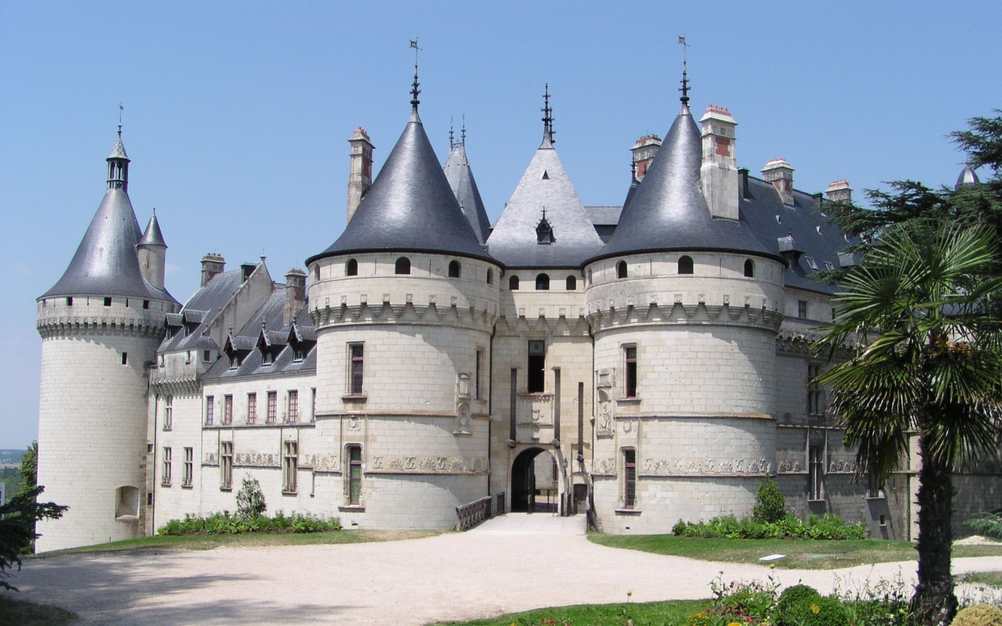 2031x1269 Download Man Made Châteaux Of The Loire Valley HD Wallpaperx1269