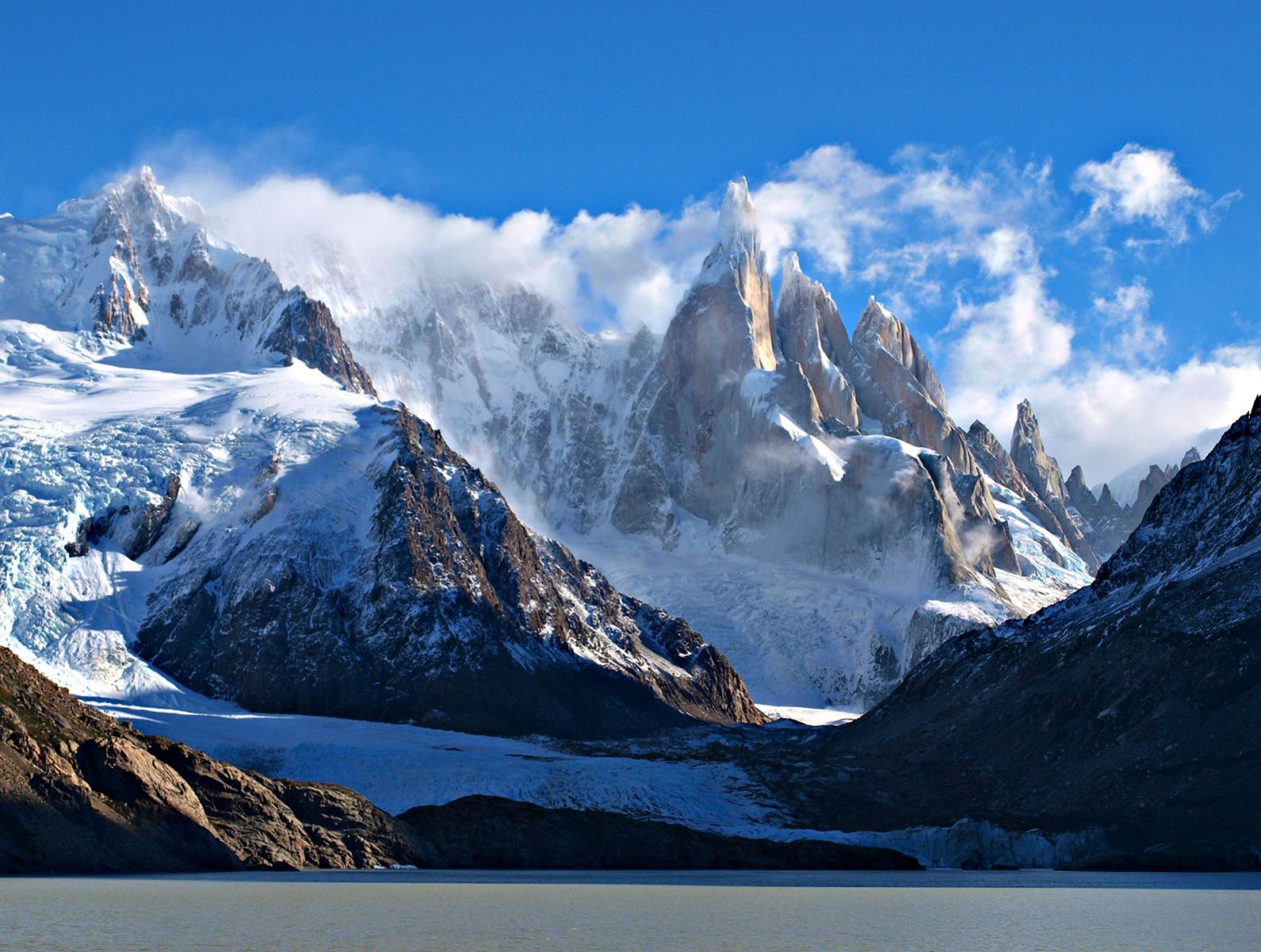 1589x1200 Cerro Torre, El Chaltén, Patagonia