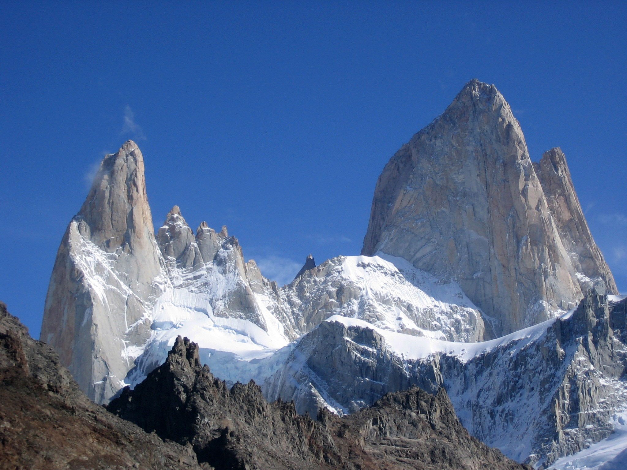 2048x1536 Peaks of Cerro Torre in Argentina image
