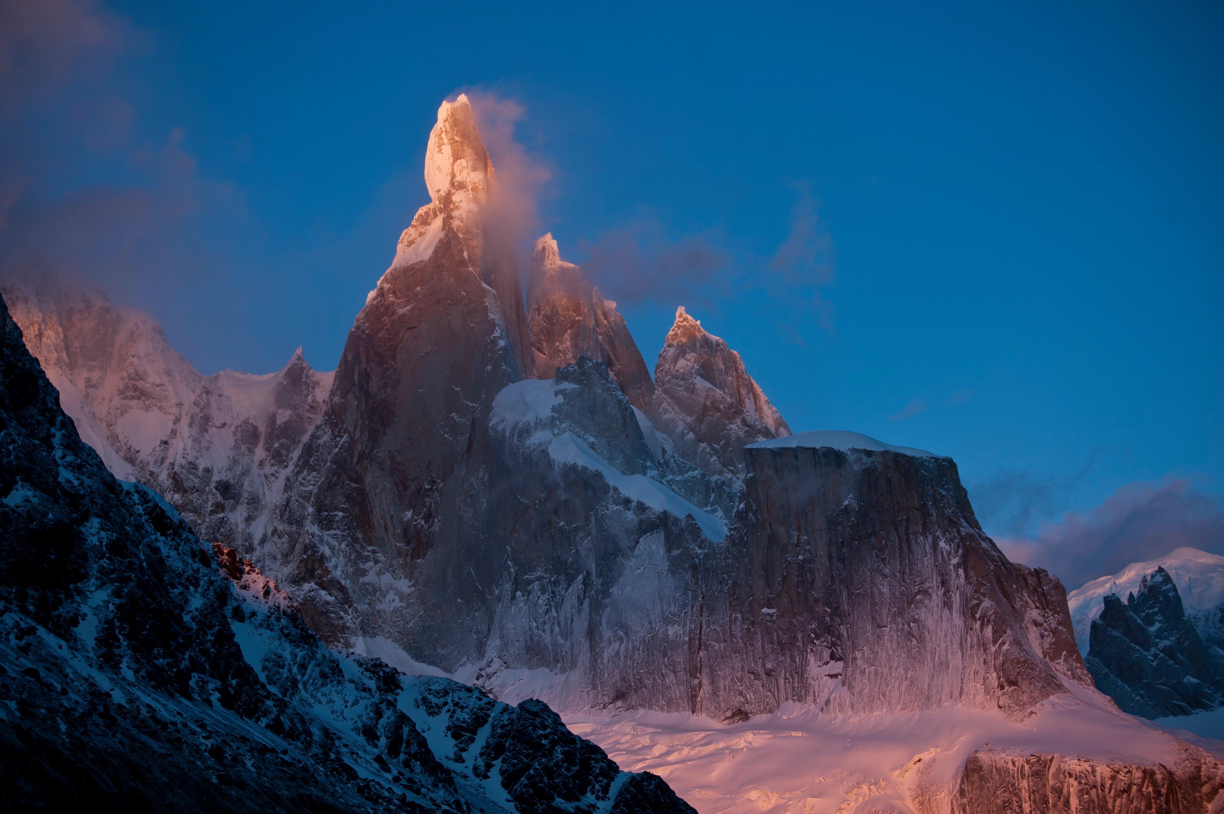 4256x2832 Cerro Torre: Photo to make you sit up