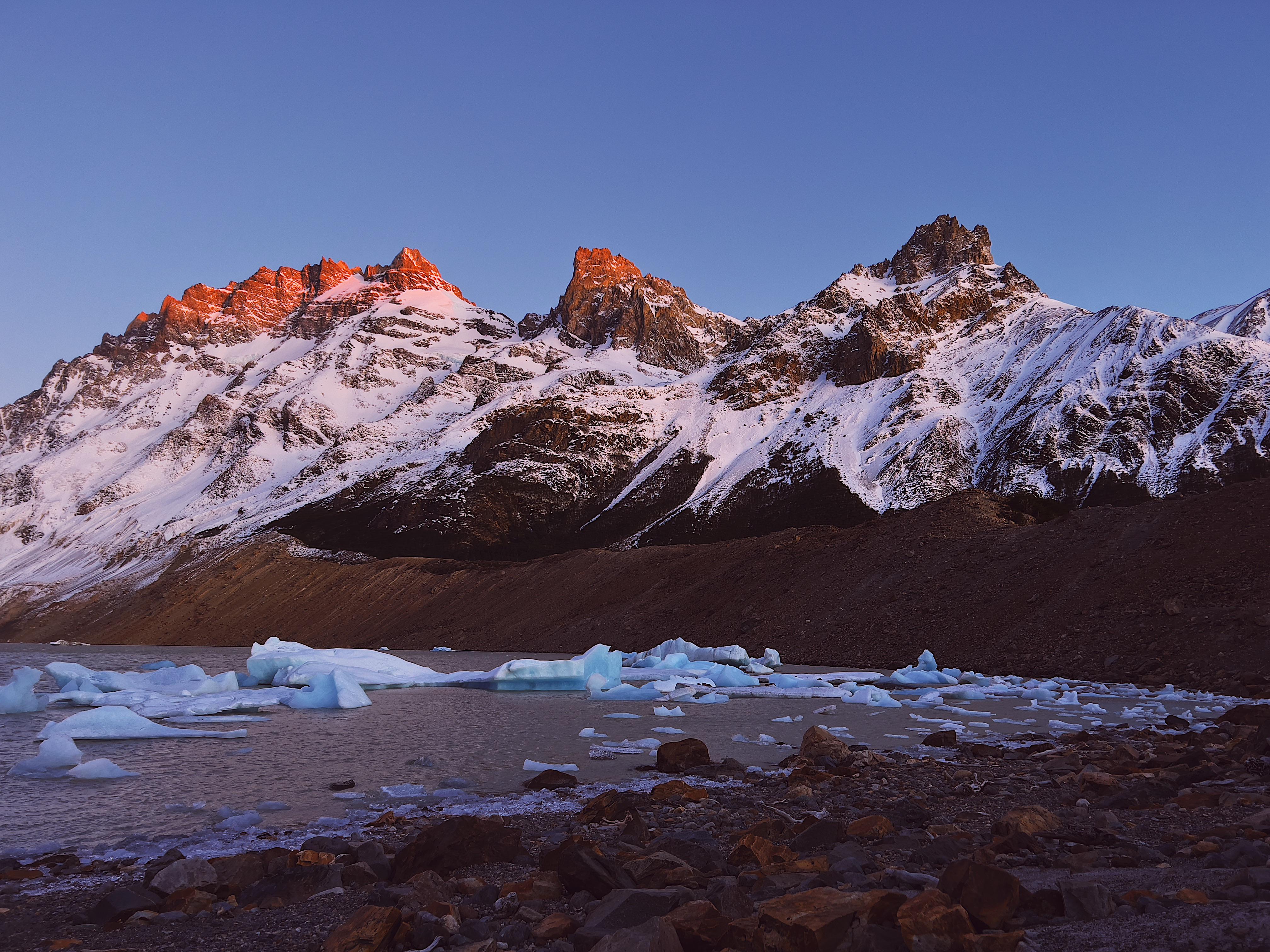 4032x3024 Cerro Torre at sunrise then Fitz Roy