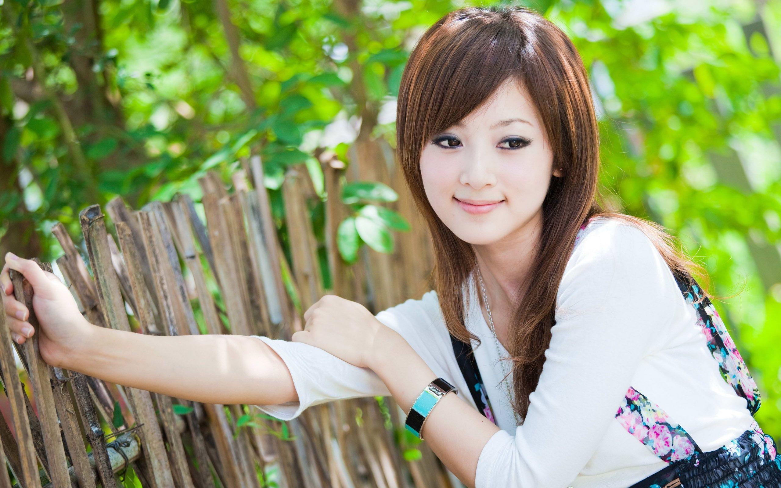 2560x1600 Beautiful Korean Girl Wallpaper