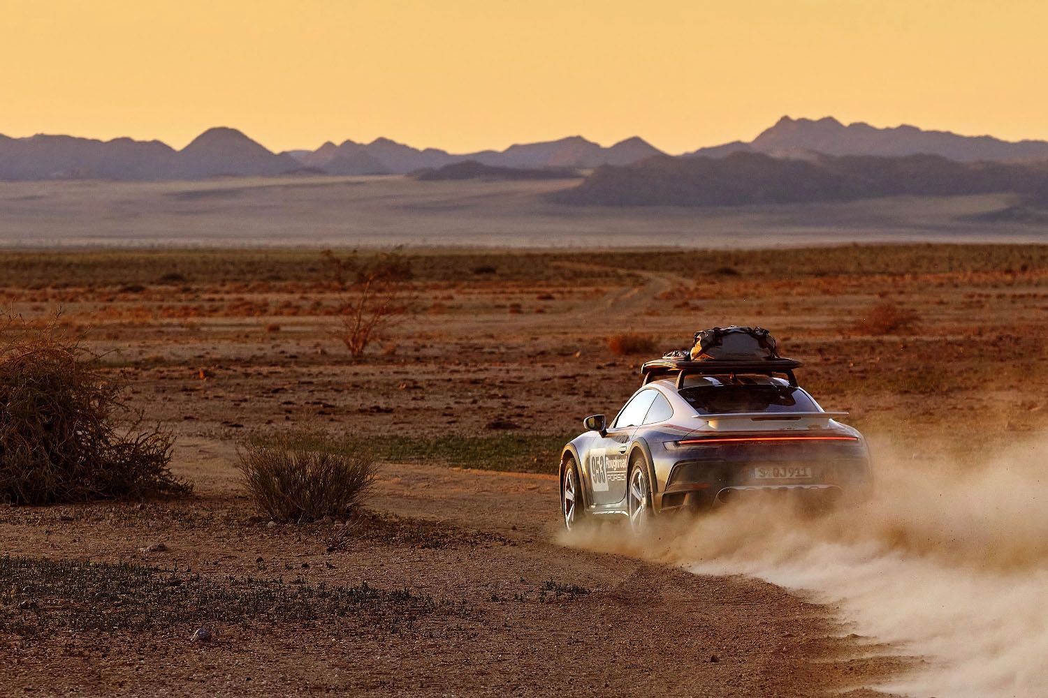 1500x1000 Porsche 911 Dakar Picture, Photo