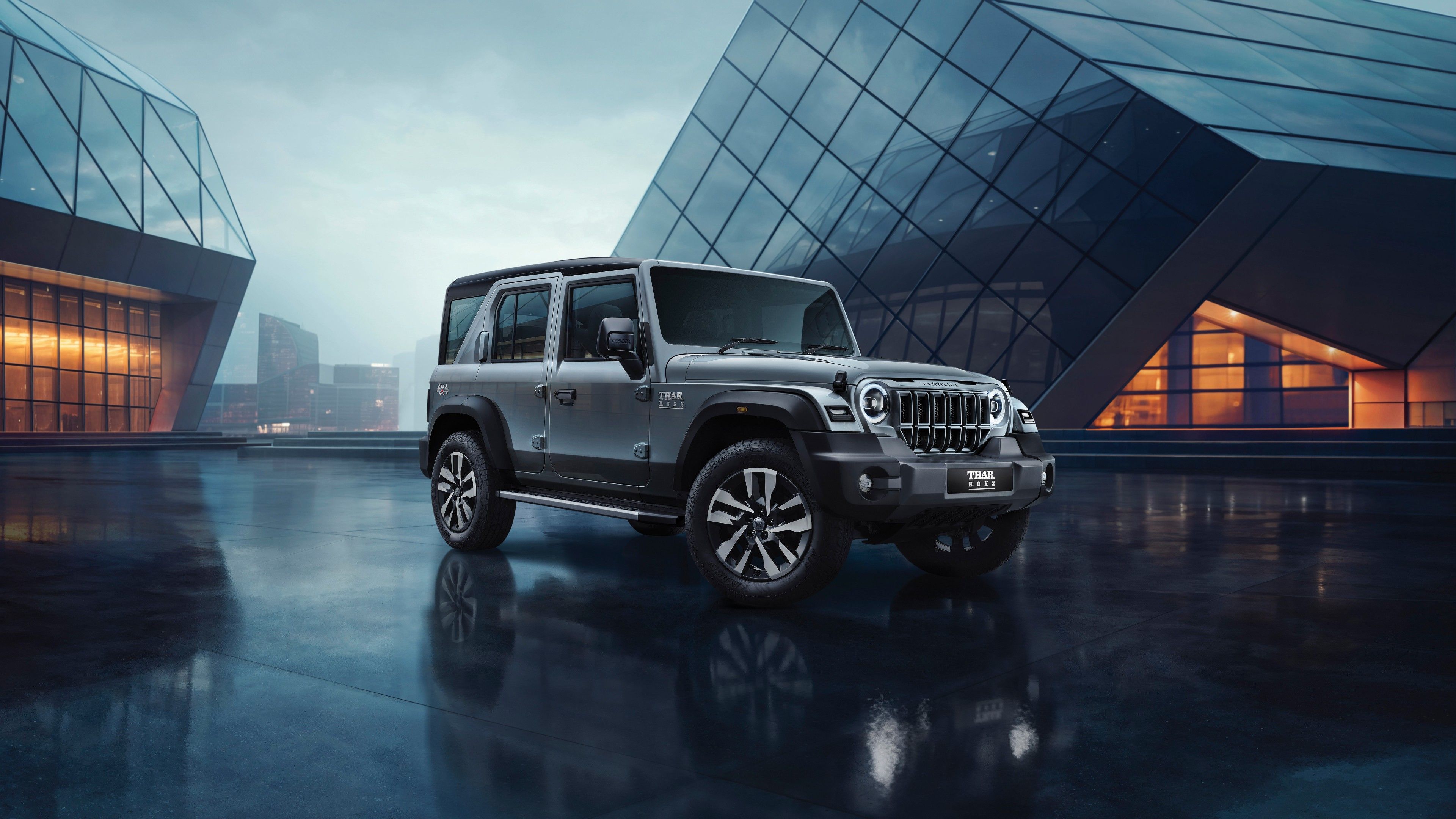3840x2160 Mahindra Thar Roxx 2024 8K Wallpaper