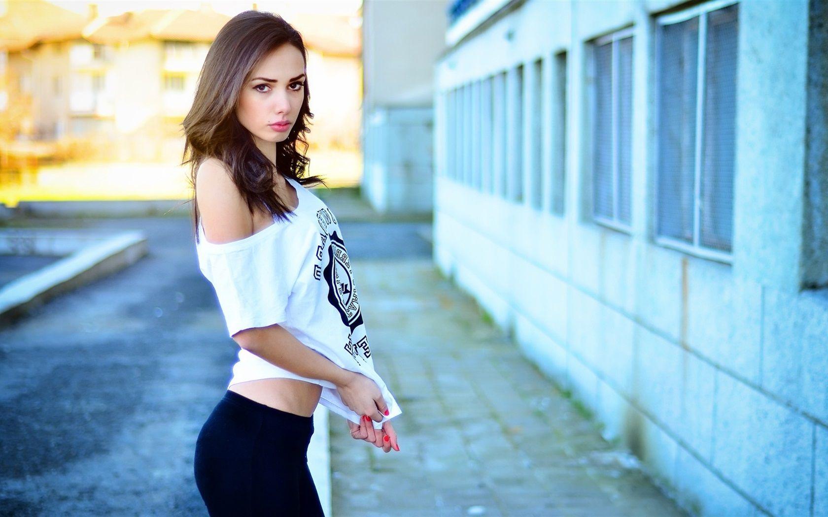 1680x1050 Wallpaper Bulgarian girl, city, street 1920x1080 Full HD 2K