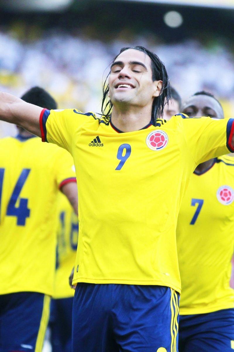 800x1200 Download wallpaper 800x1200 radamel falcao garcia, colombia