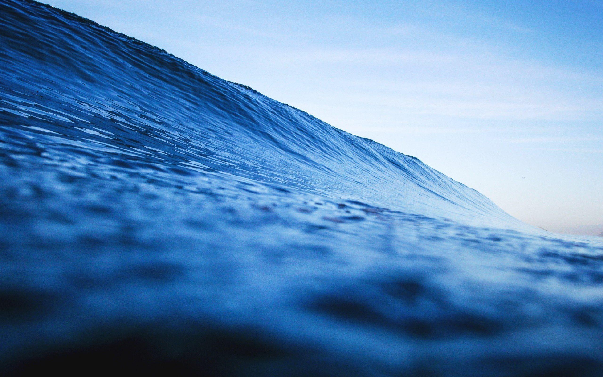 2560x1600 Download wallpaper a huge wave, blue sky, ocean, water