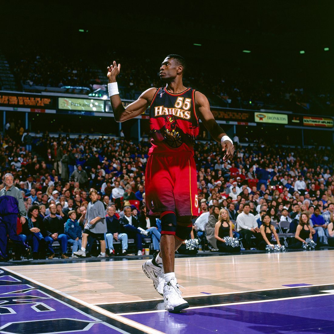 1100x1100 Dikembe Mutombo Wallpaper