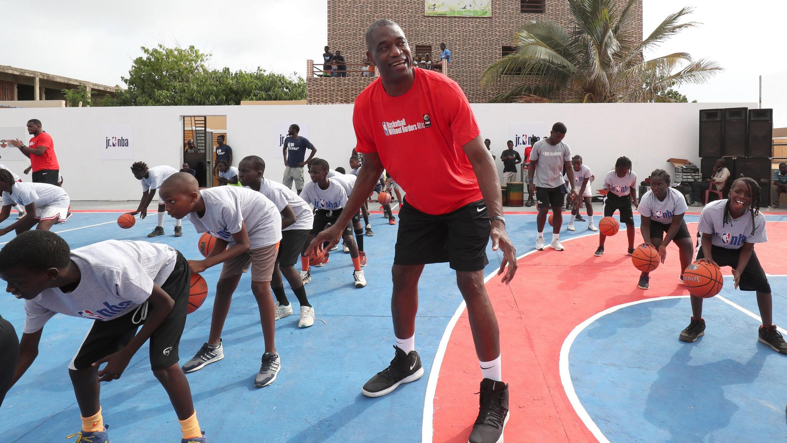 2560x1440 Dikembe Mutombo: Africa's NBA giant