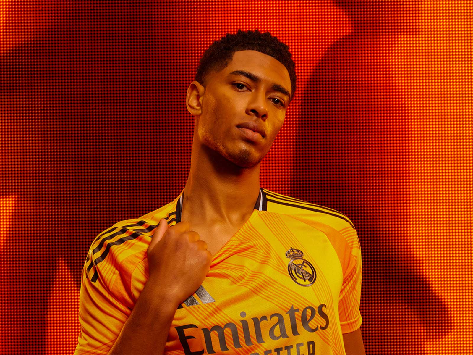 1600x1200 Real Madrid unveils the second shirt