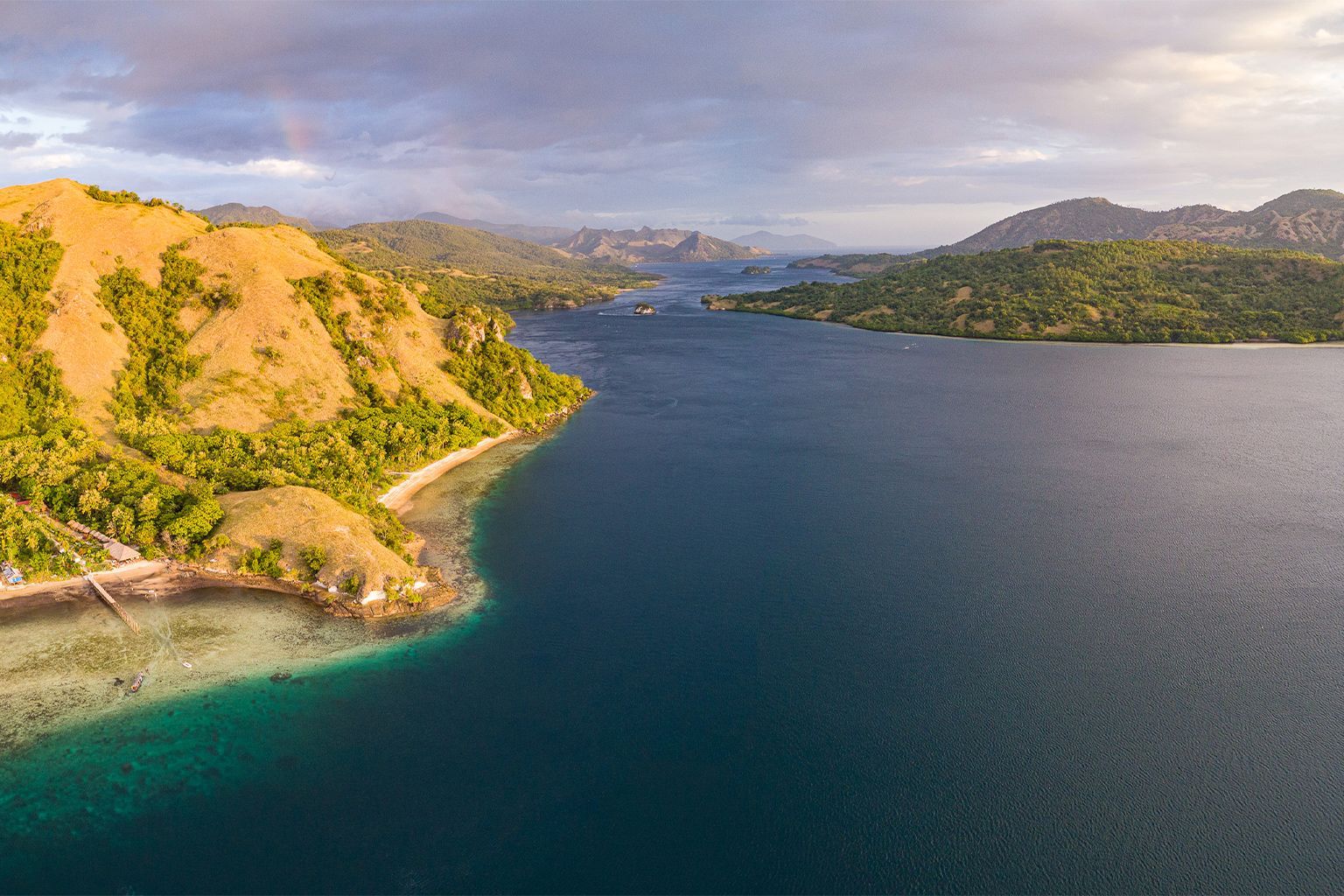 1536x1024 For reef mantas, Indonesia's Komodo