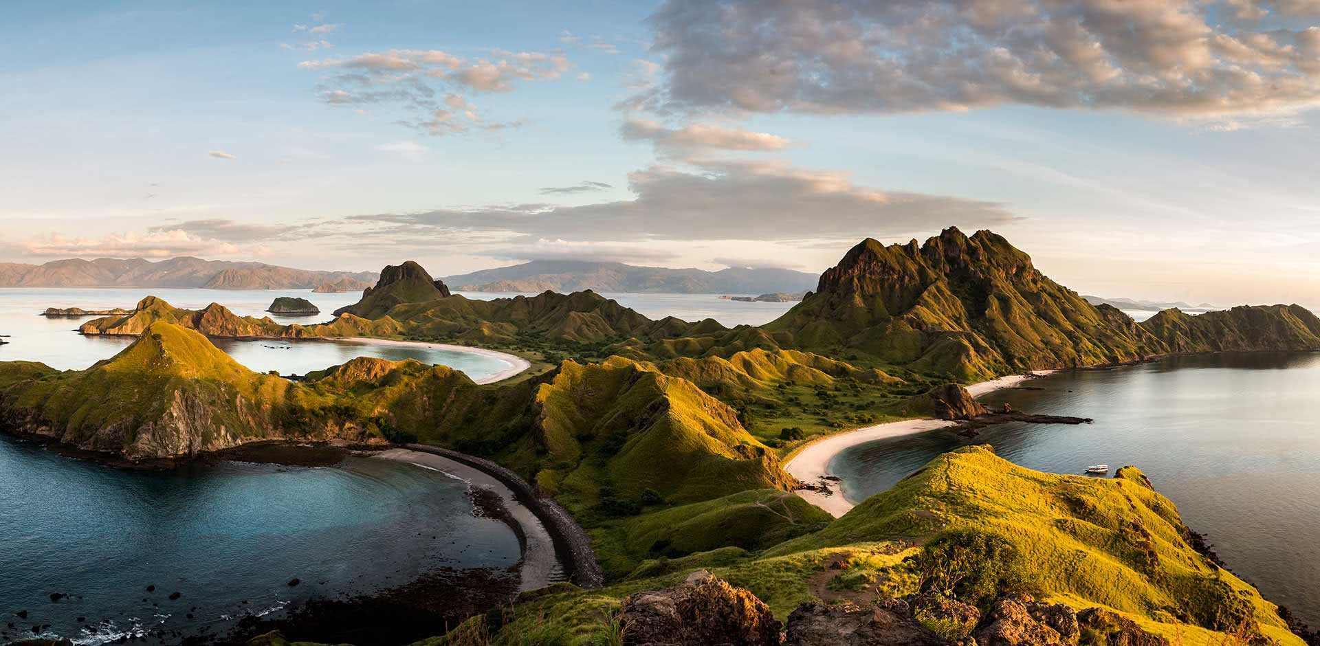 1920x940 Komodo. Indonesia. Luxe and Intrepid