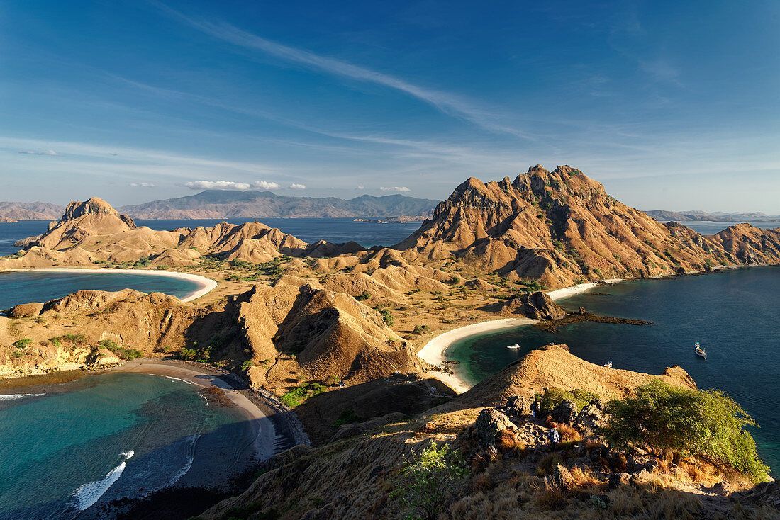 1100x734 Mountains of the island Padar in