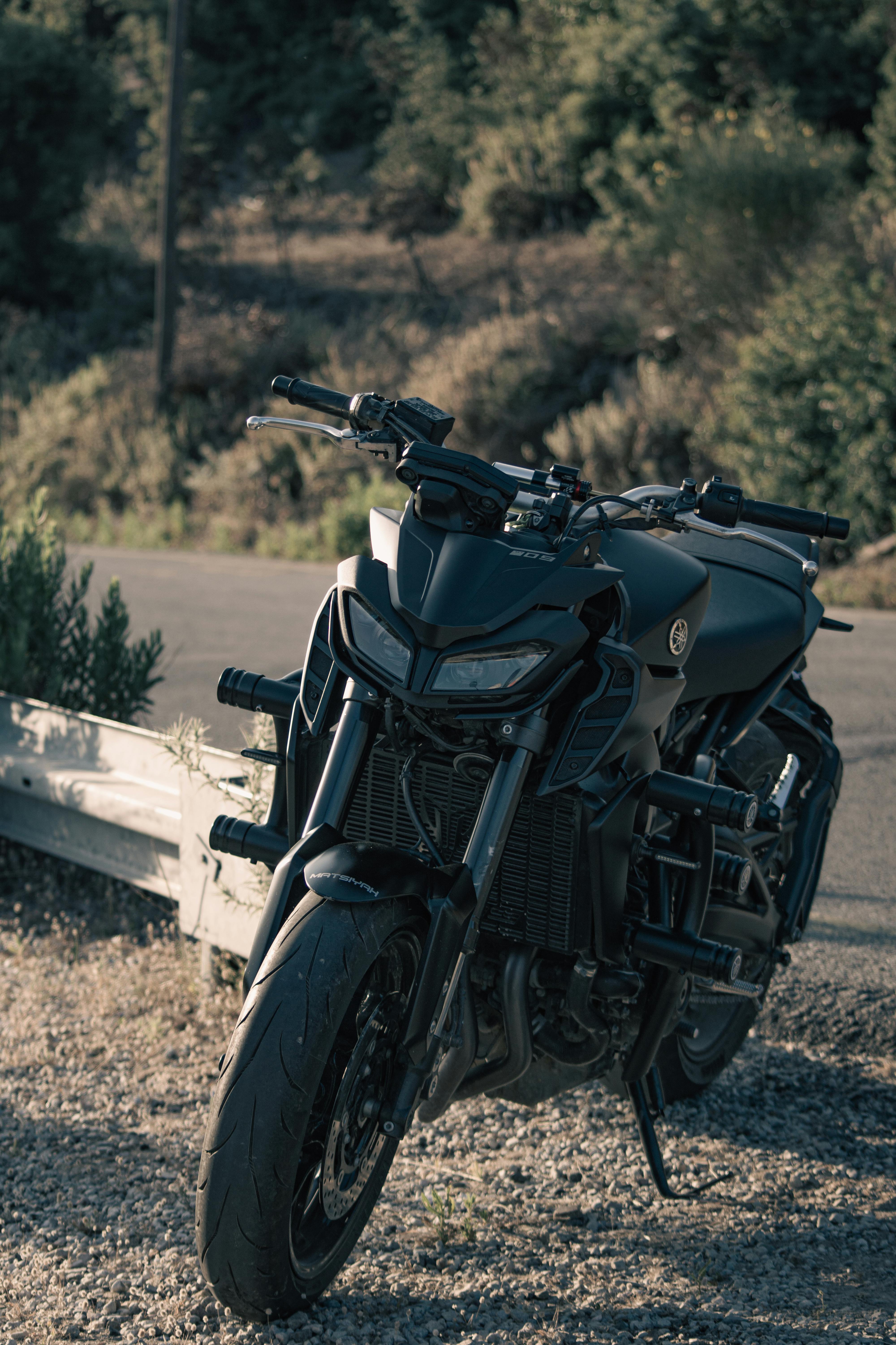 4000x6000 Black Yamaha MT · Free
