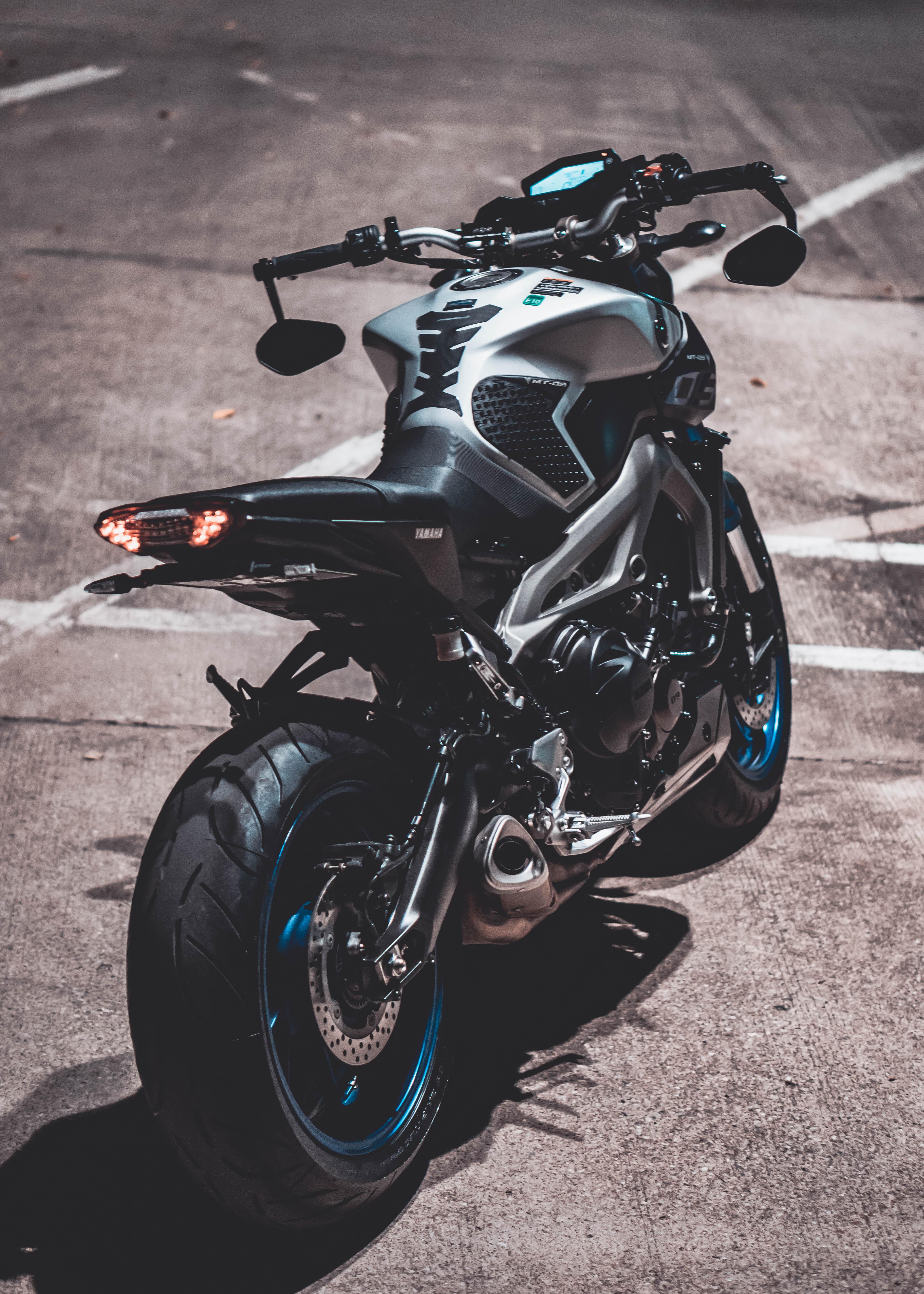 3630x5082 Looks from this angle 2016 mt09