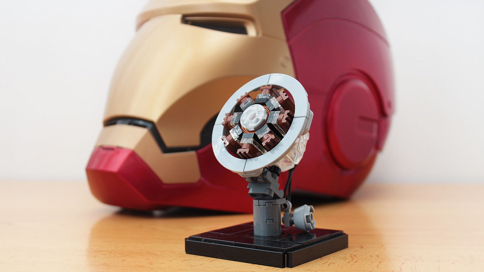 1600x900 The proof that Tony Stark has a heart