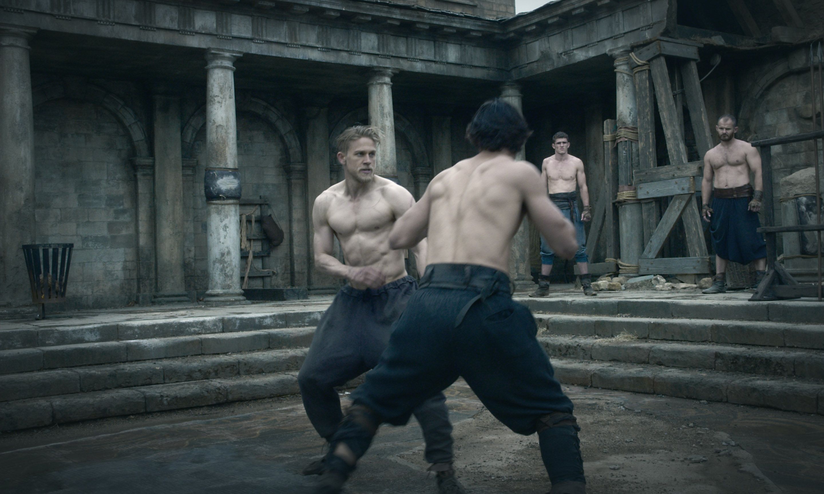 2880x1728 Charlie Hunnam in King Arthur: Legend