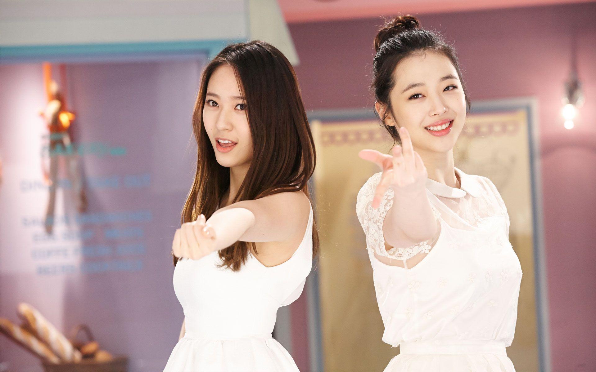 1920x1200 OFFICIAL 140305 f(Sulli)+f(Krystal) = Etude House