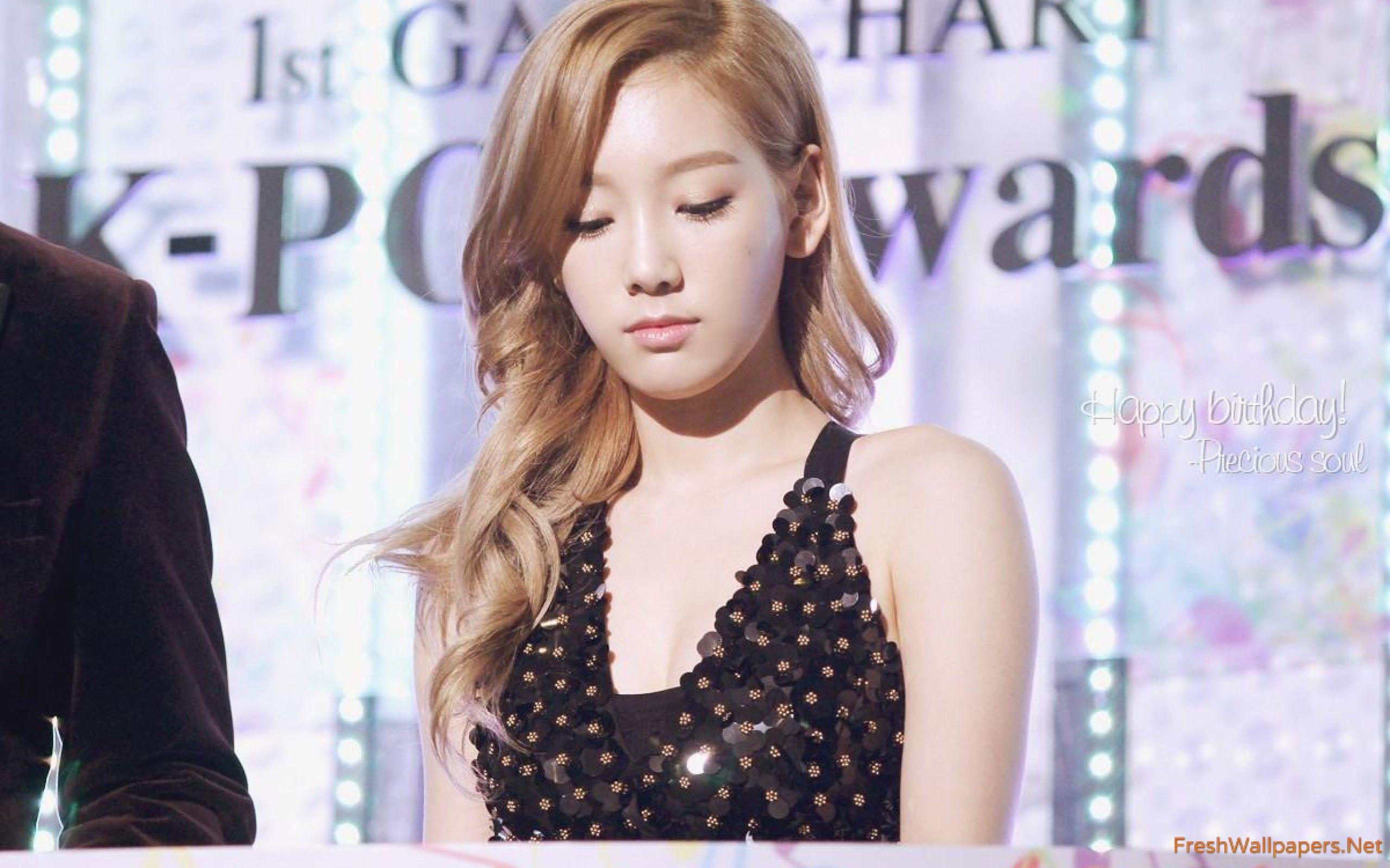 2560x1600 Kim Taeyeon wallpaper