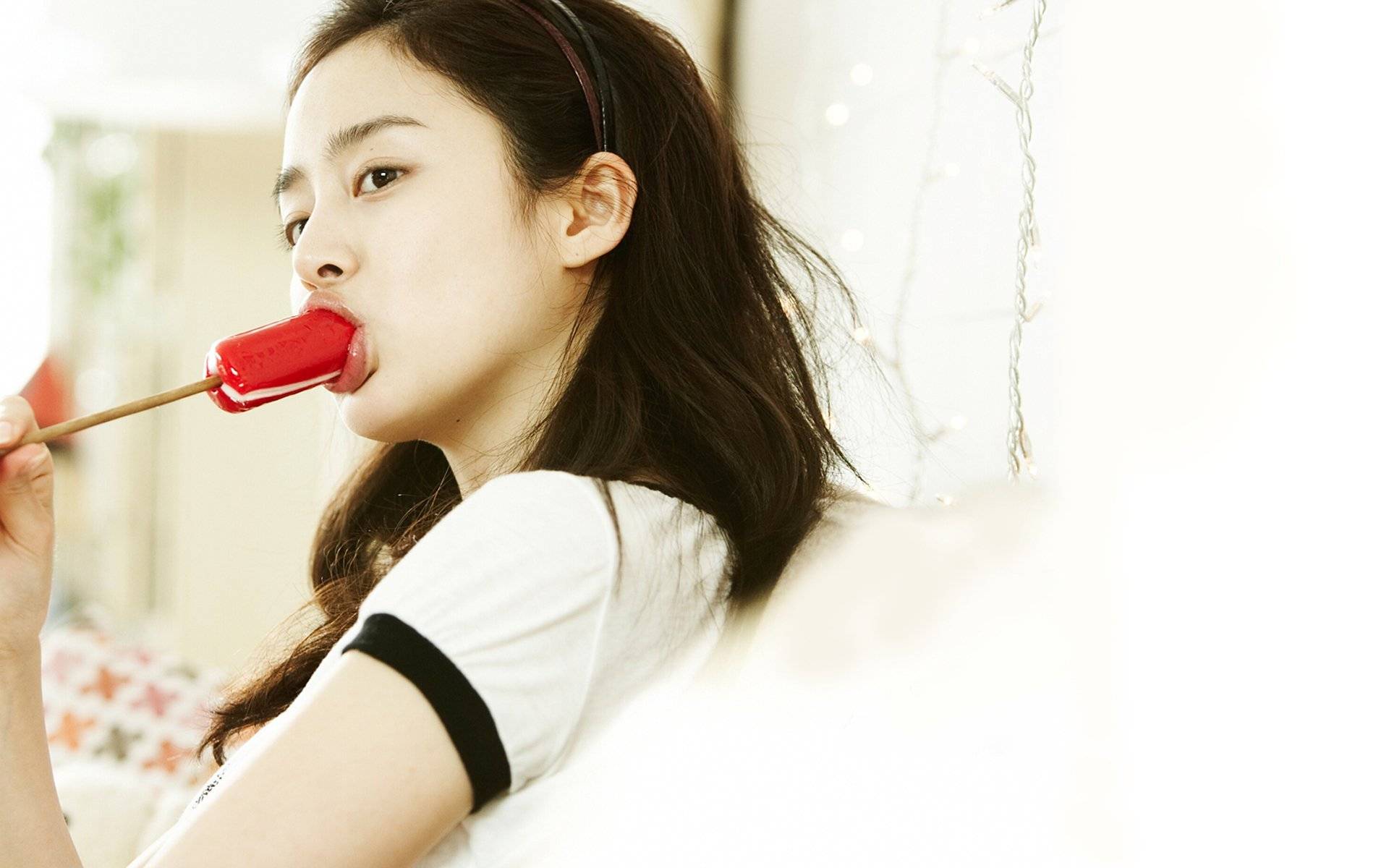 1920x1200 Kim Tae Hee Tae Hee Wallpaper