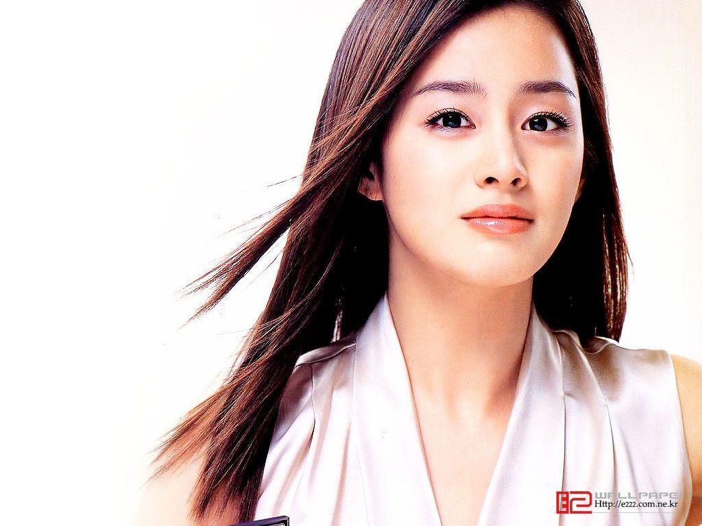 1024x768 Kim Tae Hee Wallpaper