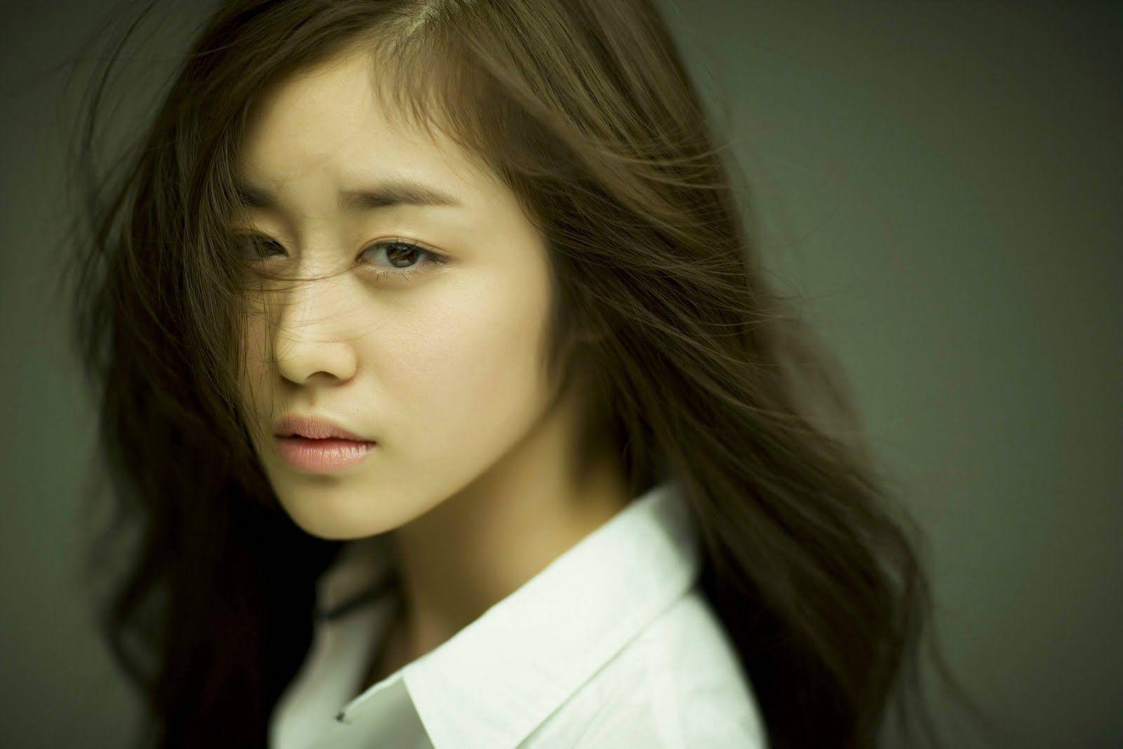 1600x1067 Park Ji Yeon Wallpaper