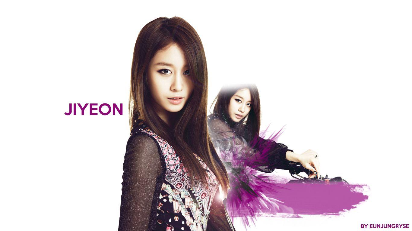 1366x768 Park Ji Yeon Wallpaper