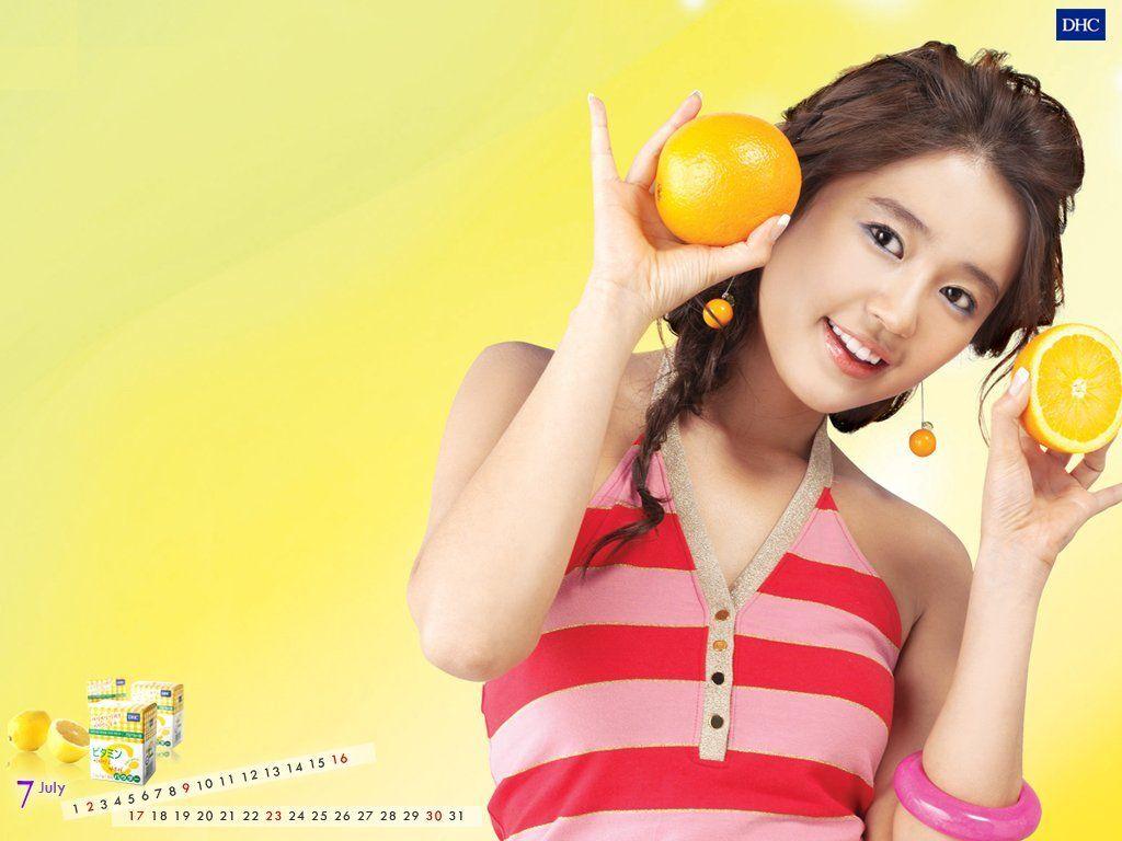 1024x768 Yoon Eun Hye Wallpaper